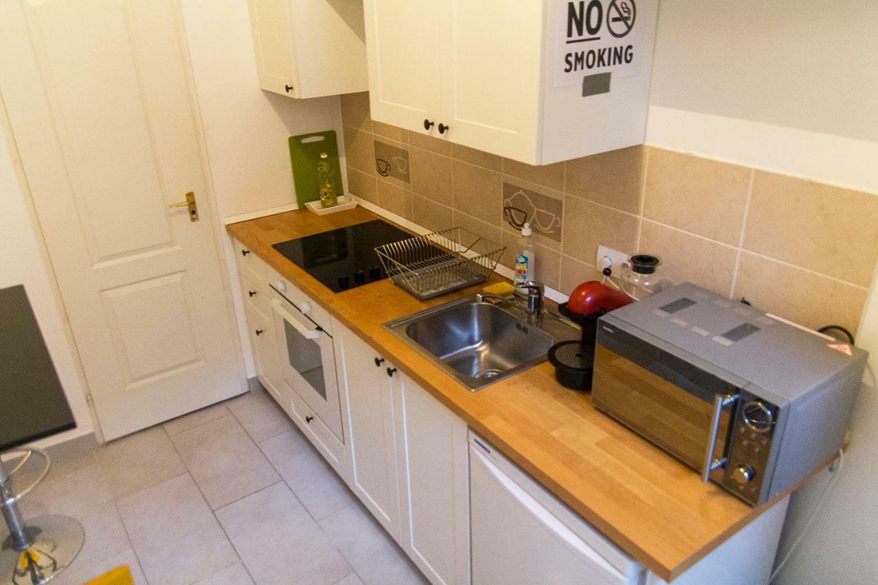 Awesome Apartment Budapest Bagian luar foto